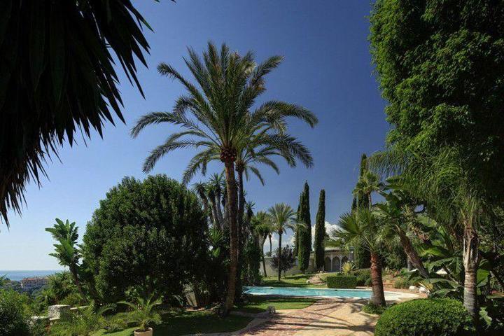 Casa con terreno en venta en Marbella, Los Monteros Playa photo 0