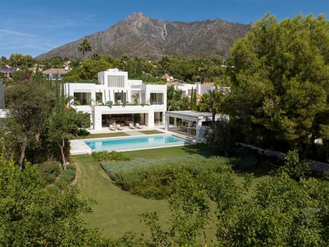Chalet en venta en Marbella, Marbella photo 0