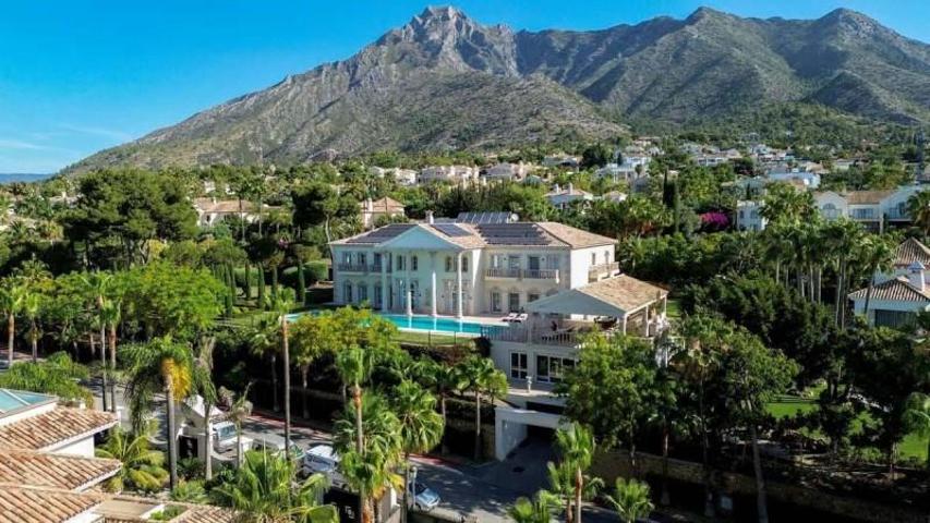 Chalet en venta en Marbella, Marbella photo 0