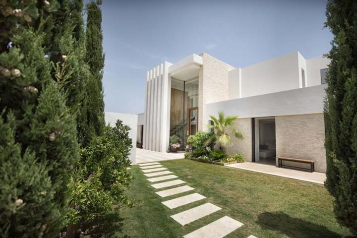 Chalet en venta en Estepona, Estepona photo 0