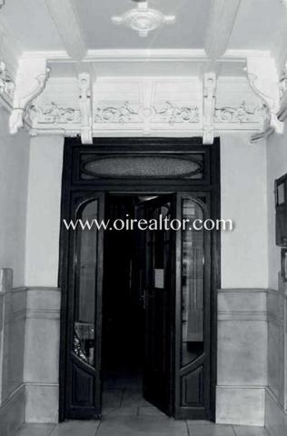 Local comercial en venta en Madrid photo 0