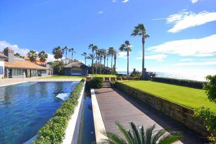 Casa con terreno en venta en Marbella, Este - Marbella Beach photo 0