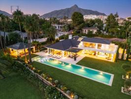 Chalet en venta en Marbella photo 0