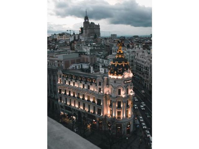 Edificio en venta en Madrid photo 0