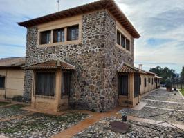 Chalet en venta en Piedrabuena photo 0