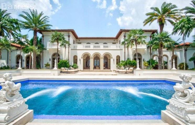 Casa con terreno en venta en Cudillero, Coral Gables photo 0