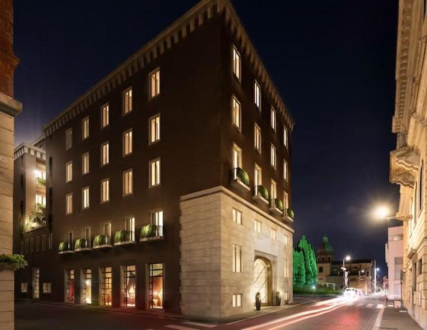 Local comercial en venta en Madrid photo 0