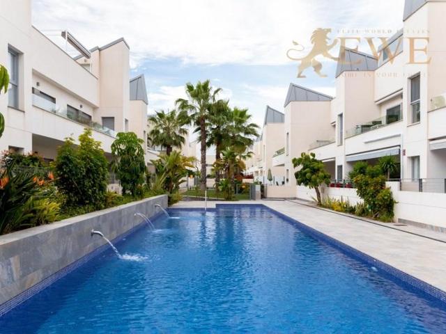 Apartamento en venta en Torrevieja, Torrevieja photo 0