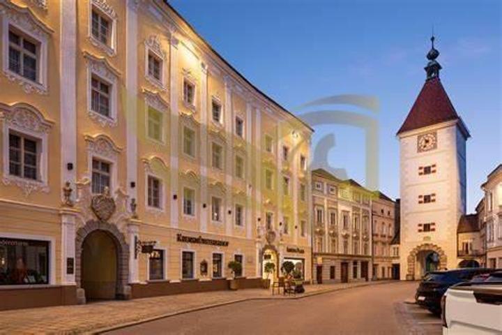 Edificio en venta en Madrid, Madrid photo 0