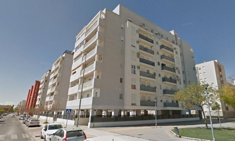 Garaje en alquiler en Sevilla, Sevilla Este photo 0