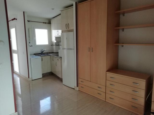 Estudio en alquiler en Cádiz, San Felipe photo 0