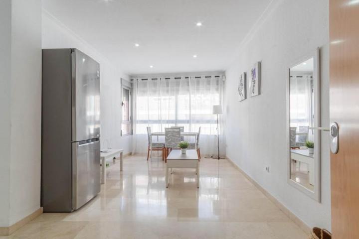 Estudio en alquiler en Elche, San Crispín photo 0