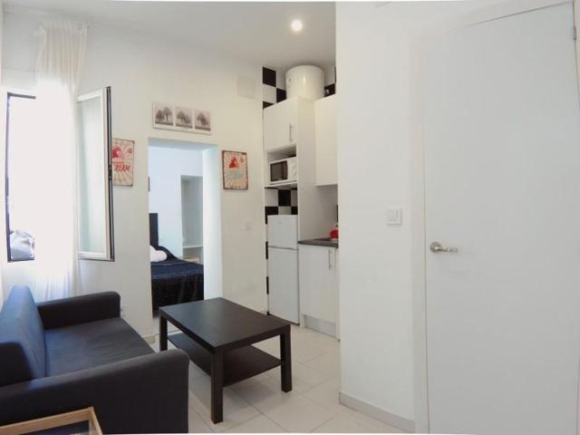 Estudio en alquiler en Madrid, Usera - Pradolongo photo 0