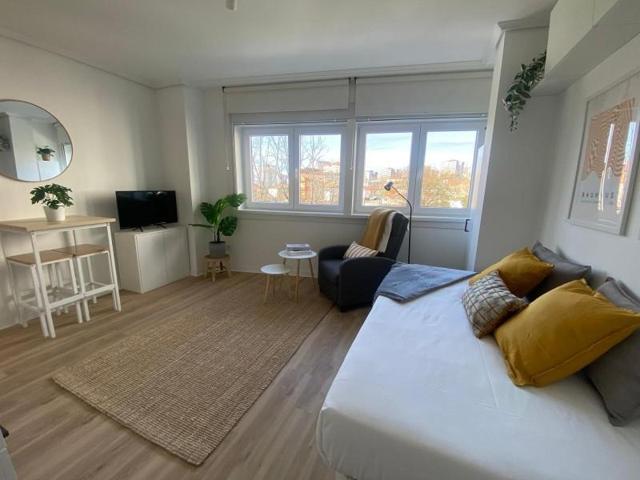 Estudio en alquiler en Vigo, Florida photo 0