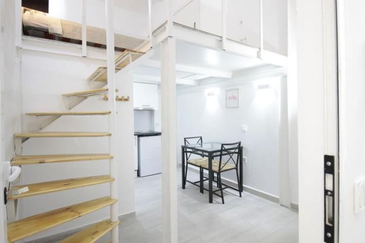 Estudio en alquiler en Madrid, Usera - Pradolongo photo 0