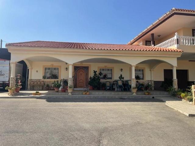 Casa con terreno en alquiler en Antas photo 0