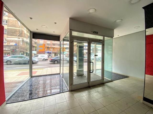 Local comercial en alquiler en Oviedo, Centro photo 0