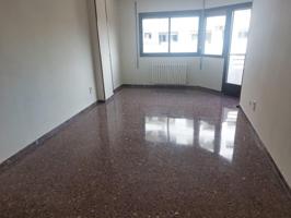 Piso en alquiler en Zaragoza, Delicias photo 0