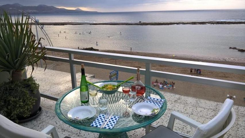 Estudio en alquiler en Las Palmas de Gran Canaria, Las Canteras photo 0