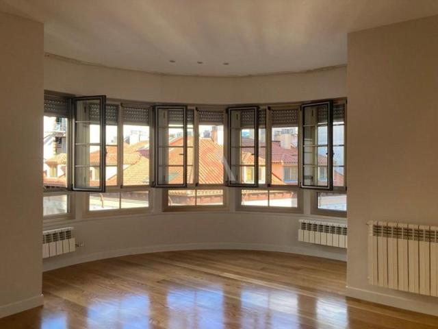 Piso en alquiler en Valladolid, Centro photo 0