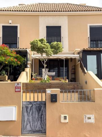 Adosada en alquiler en El Rosario, Radazul photo 0