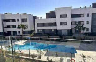 Apartamento en alquiler en Estepona, Estepona East - Selwo photo 0