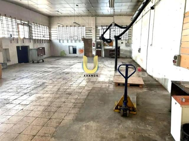 Nave industrial en alquiler en Madrid photo 0