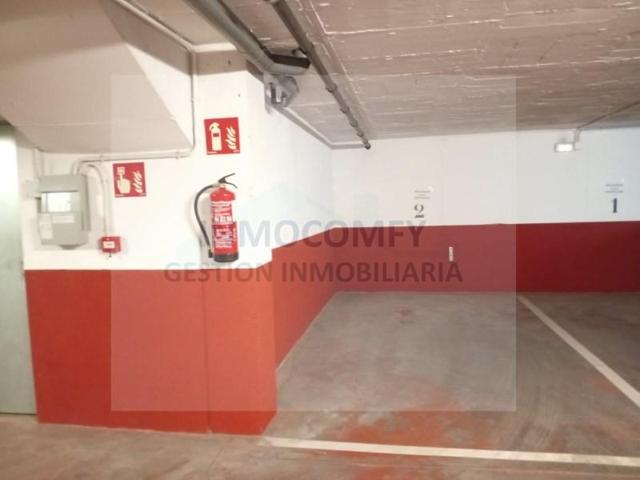 Parking en venta en La Bisbal d'Empordà photo 0