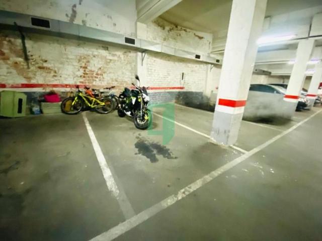 Parking en venta en Badalona, Carrer de Roger de Llúria, 08915 photo 0