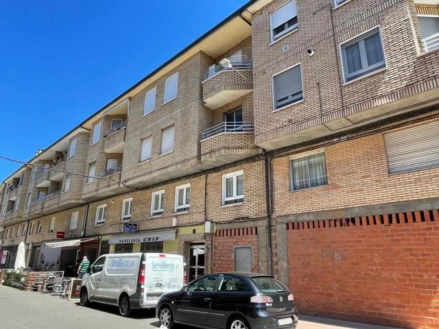 Piso en venta en Vega de Espinareda, Centro photo 0