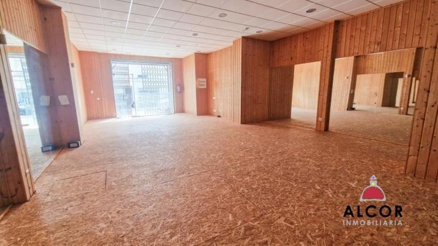 Local comercial en venta en Vinaròs, Vinaros photo 0