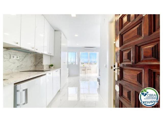 Estudio en venta en Empuriabrava photo 0