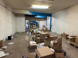 Local comercial en venta en Badalona, Llefià photo 0