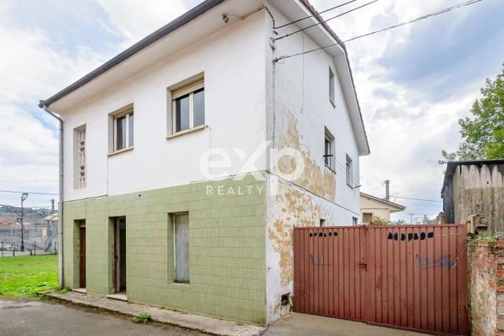 Chalet en venta en Llanera, Lugo de llanera photo 0