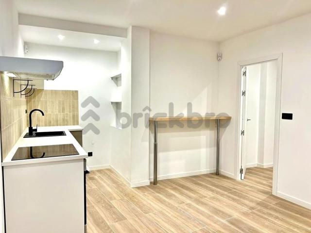 Estudio en venta en Barcelona, Carrer de Martí, 08024 photo 0