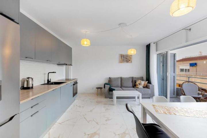 Apartamento en venta en Torrevieja, La Mata pueblo photo 0