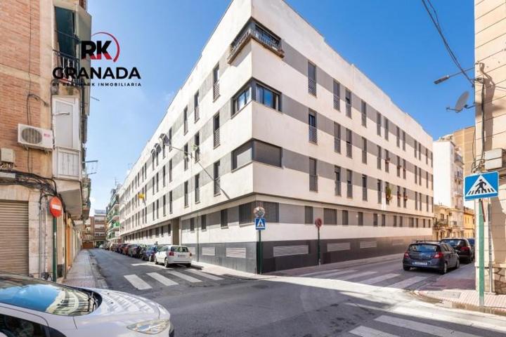 Piso en venta en Granada, Palacio de deportes photo 0