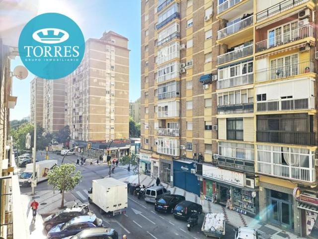 Piso en venta en Málaga, Huelin photo 0