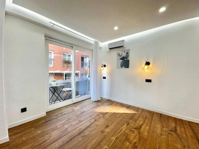 Estudio en venta en Madrid, Calle de José Picón, 28028 photo 0