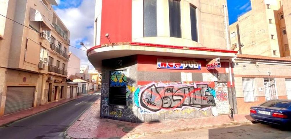 Local comercial en venta en Torrevieja, Centro photo 0