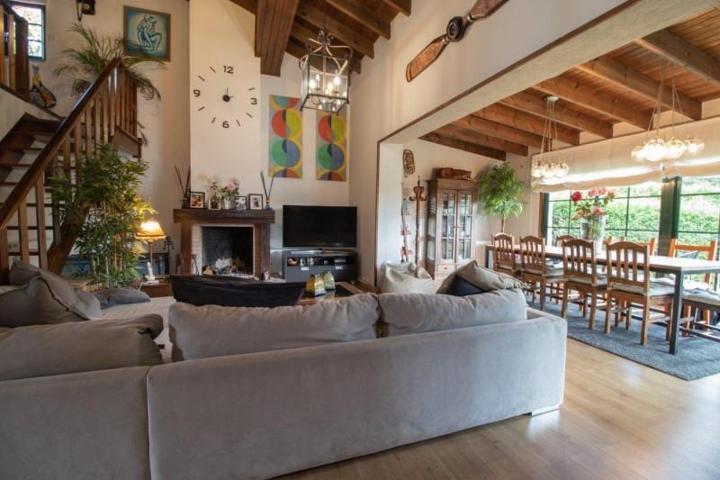 Chalet en venta en Santiago de Compostela, Santiago de Compostela photo 0