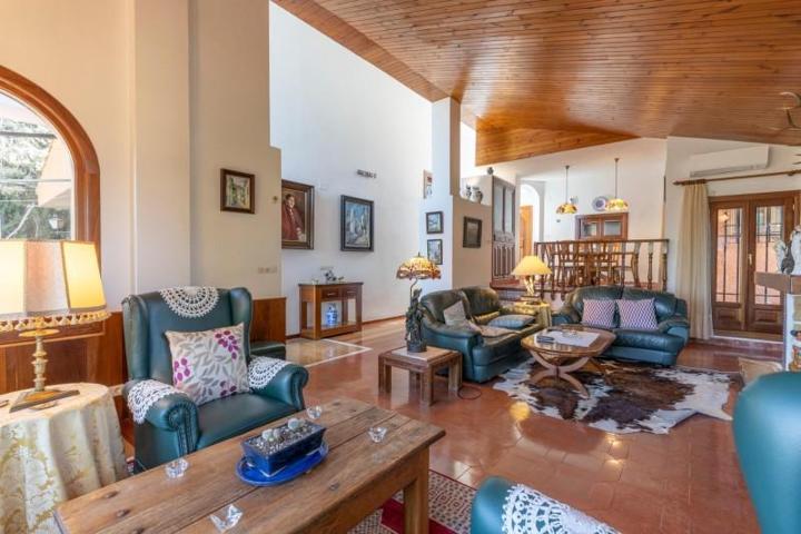 Chalet en venta en Huétor Vega, REBITES photo 0