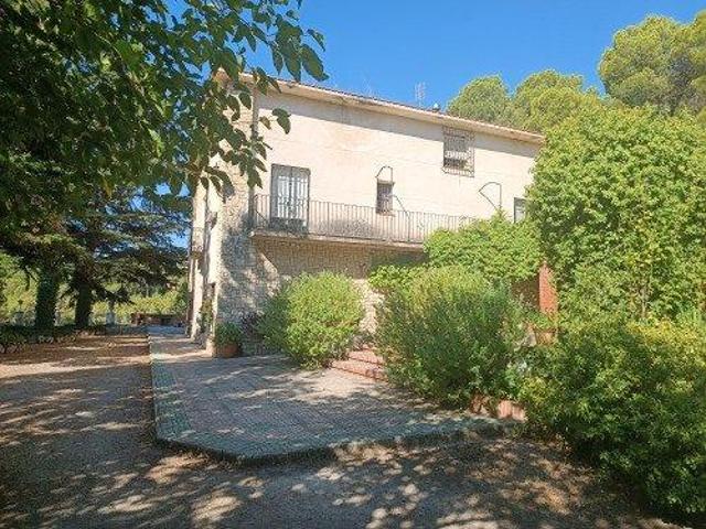 Casa con terreno en venta en Cocentaina, Gormaig photo 0