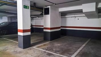 Garaje en alquiler en Valencia, Ciutat de les Arts i de les Ciencies photo 0