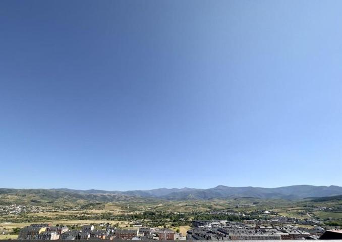 Habitación en alquiler en Ponferrada, Calle Monasterio de Carracedo, 24401 photo 0