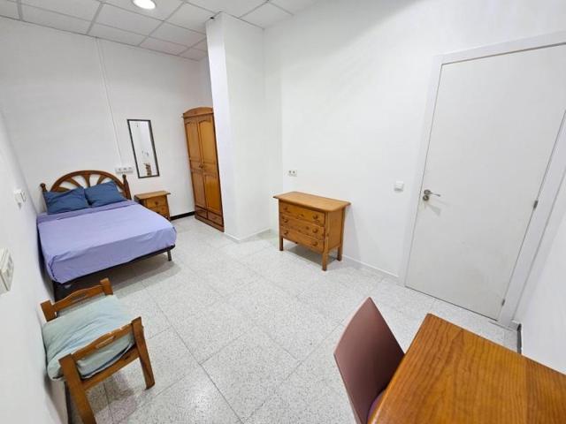 Habitación en alquiler en Almería, Los angeles photo 0