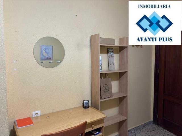 Habitación en alquiler en Granada, Plaza de toros photo 0