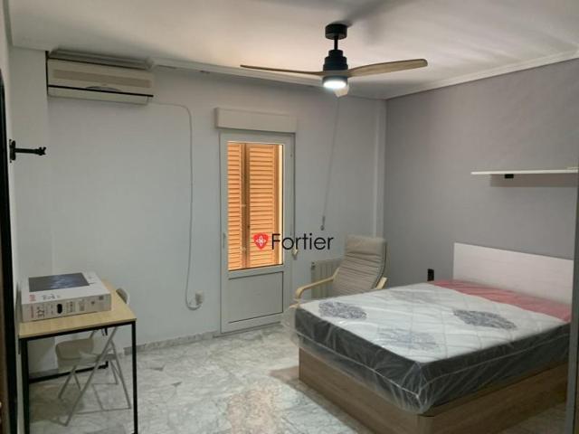 Habitación en alquiler en Martos, Nuevo Martos photo 0