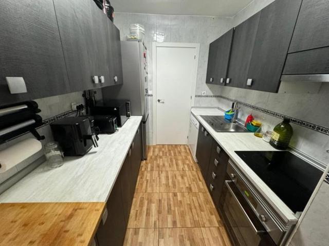 Habitación en alquiler en Granada, Cartuja photo 0