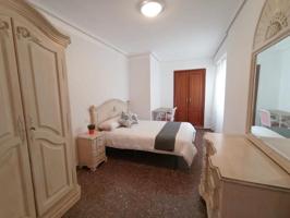 Habitación en alquiler en Valencia, Carrer de Sant Vicent Màrtir, 46017 photo 0